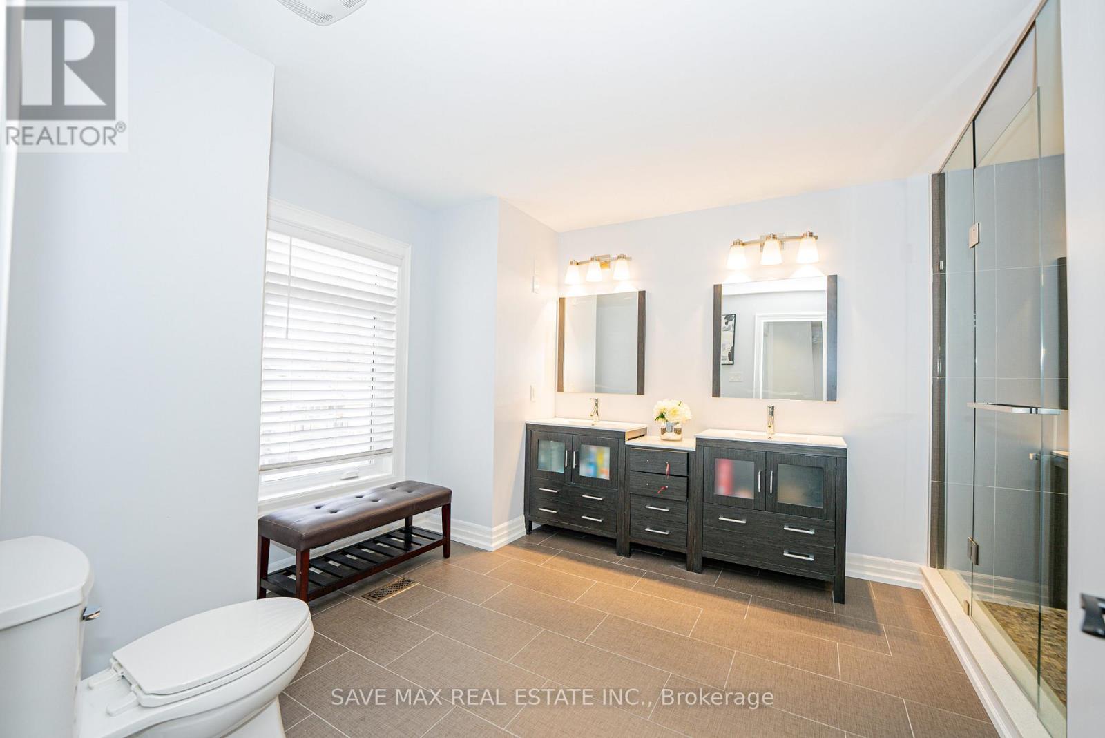 23 Hillcrest Avenue, Brampton, Ontario  L6W 1Y7 - Photo 30 - W12606438