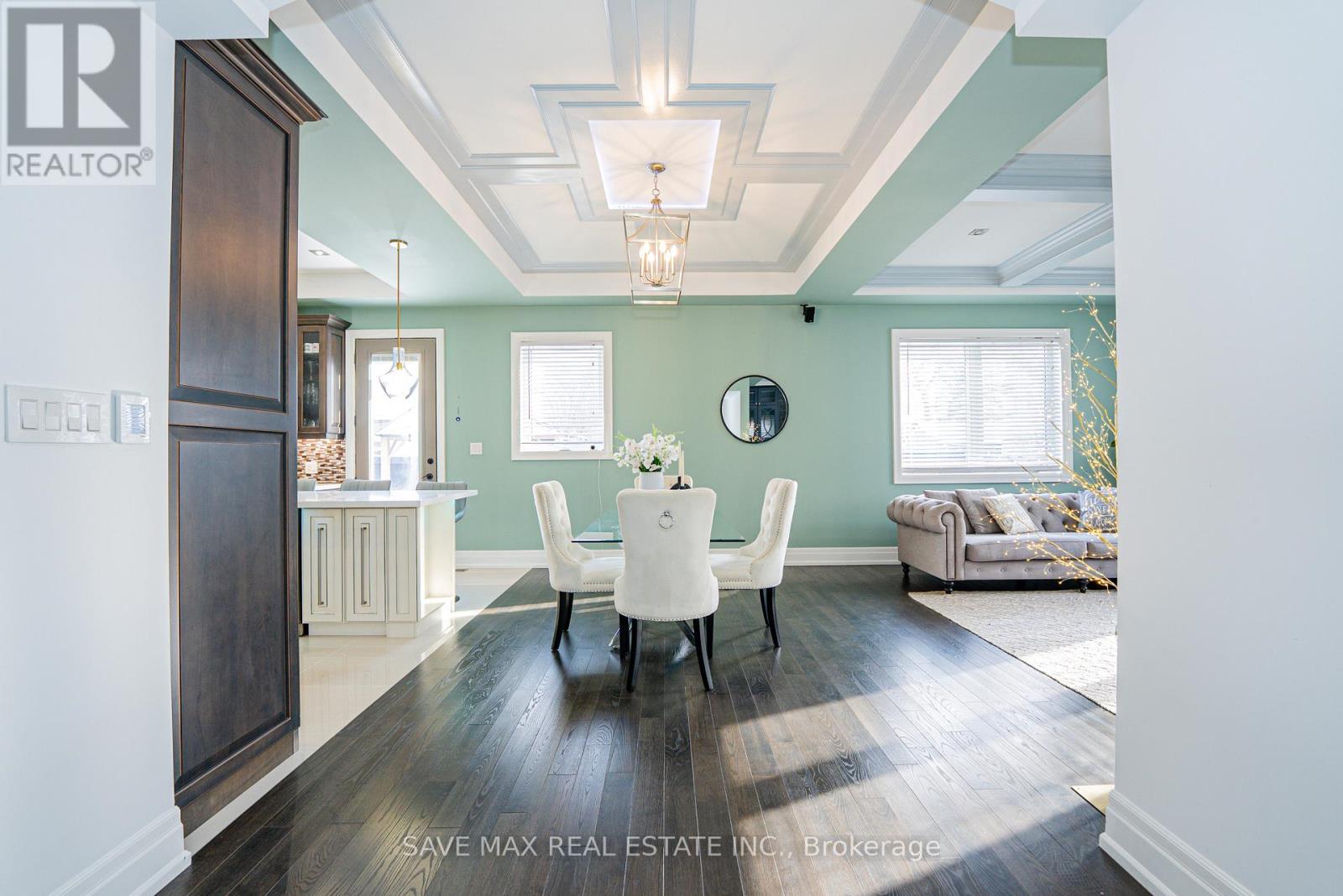 23 Hillcrest Avenue, Brampton, Ontario  L6W 1Y7 - Photo 7 - W12606438