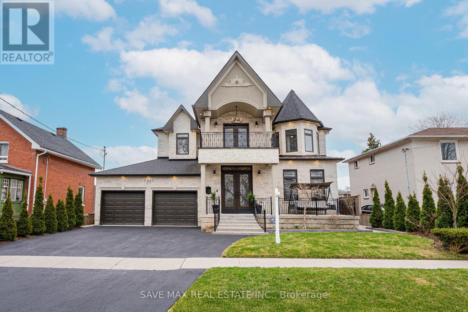 23 HILLCREST AVENUE, Brampton, Ontario