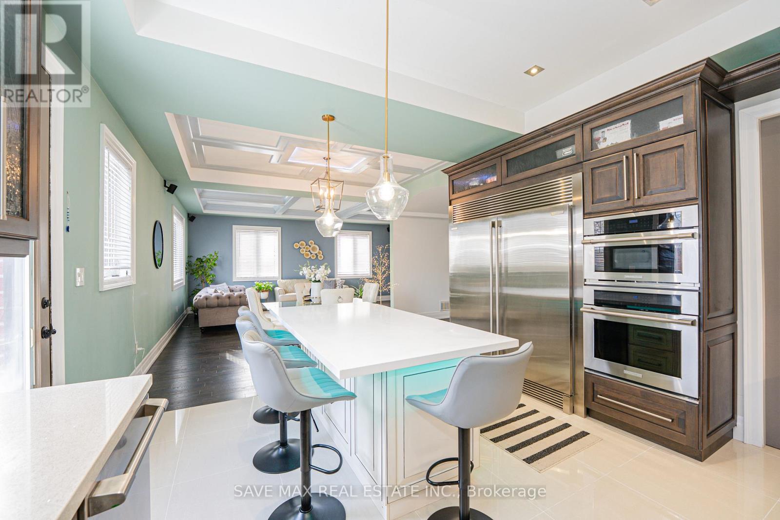 23 Hillcrest Avenue, Brampton, Ontario  L6W 1Y7 - Photo 8 - W12606438