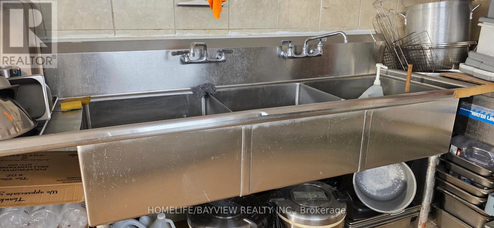 10145 Yonge Street, Richmond Hill, Ontario  L4C 1T5 - Photo 12 - N12606600