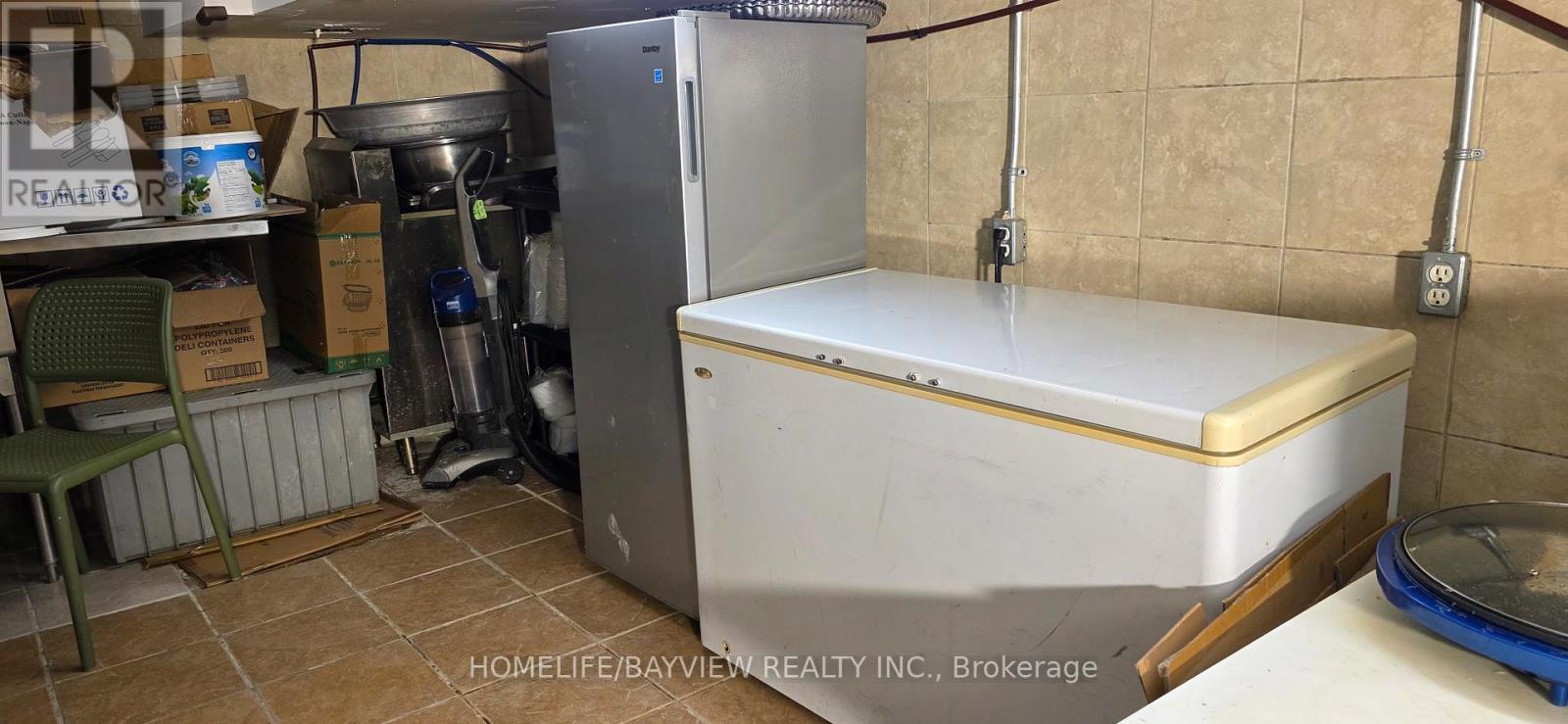 10145 Yonge Street, Richmond Hill, Ontario  L4C 1T5 - Photo 16 - N12606600