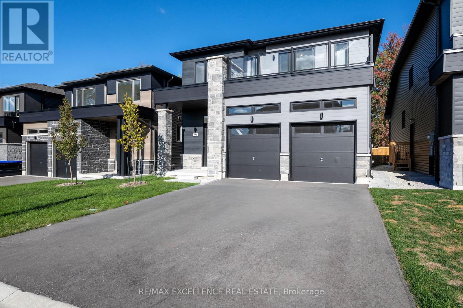 91 Berkely Street, Wasaga Beach, Ontario  L9Z 2N6 - Photo 2 - S12606570