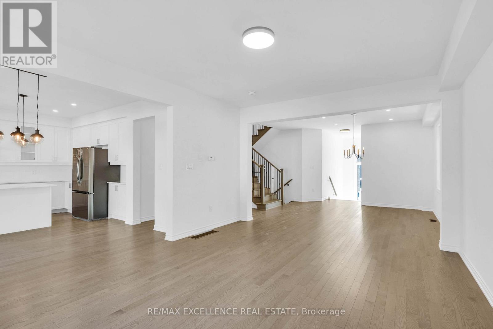 91 Berkely Street, Wasaga Beach, Ontario  L9Z 2N6 - Photo 6 - S12606570