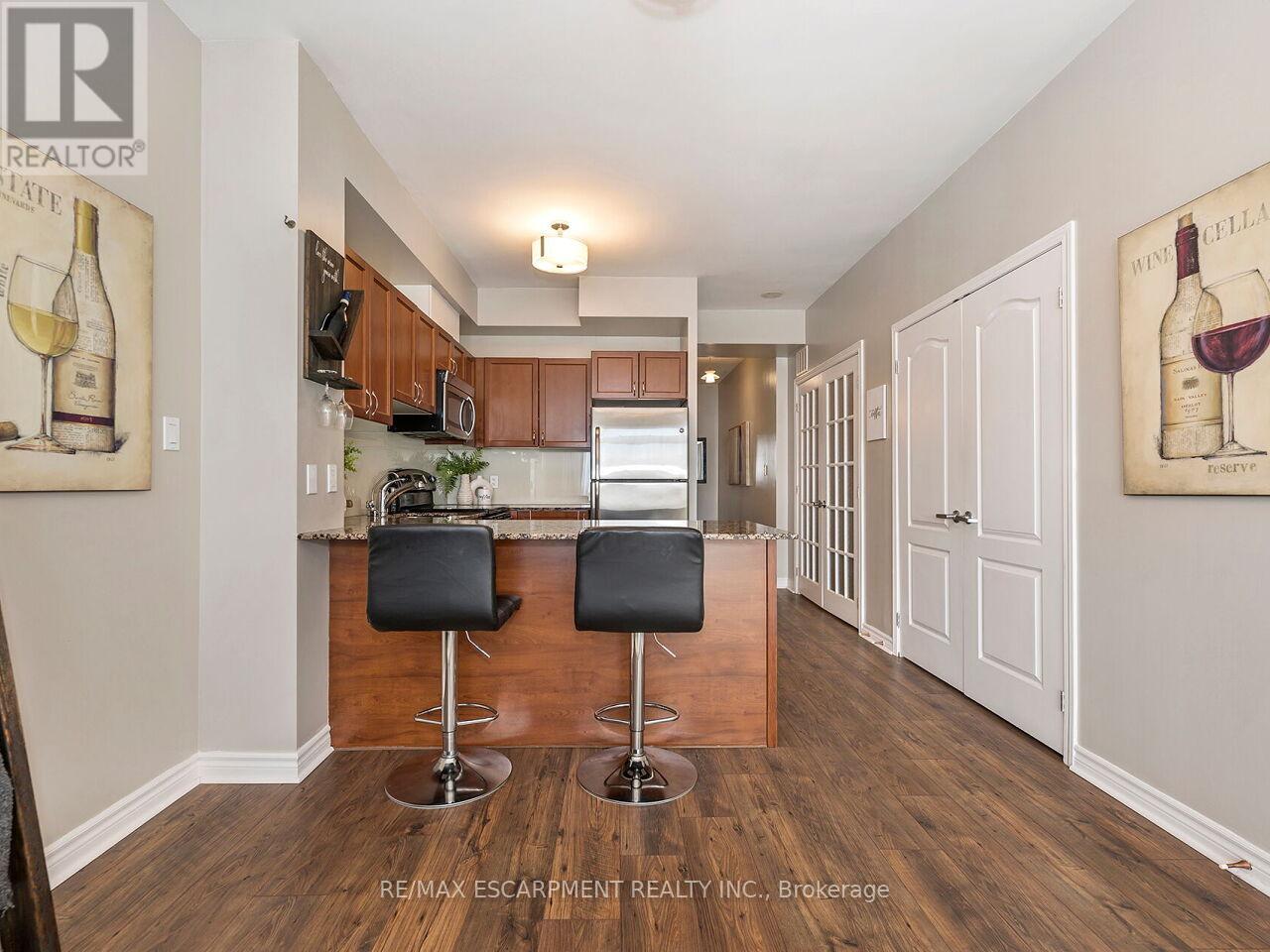 401 - 3865 Lake Shore Boulevard W, Toronto, Ontario  M8W 0A2 - Photo 11 - W12606560