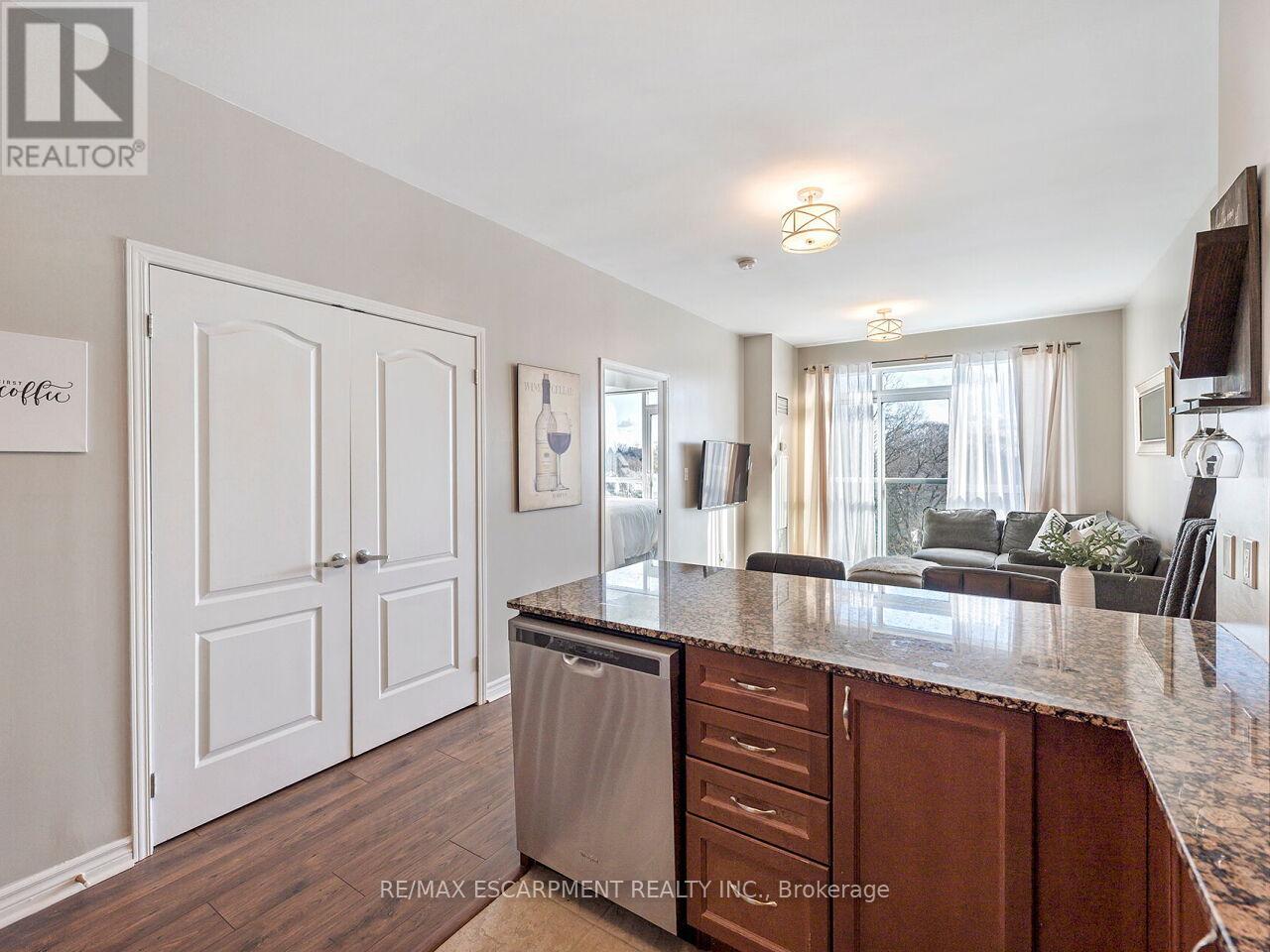401 - 3865 Lake Shore Boulevard W, Toronto, Ontario  M8W 0A2 - Photo 17 - W12606560