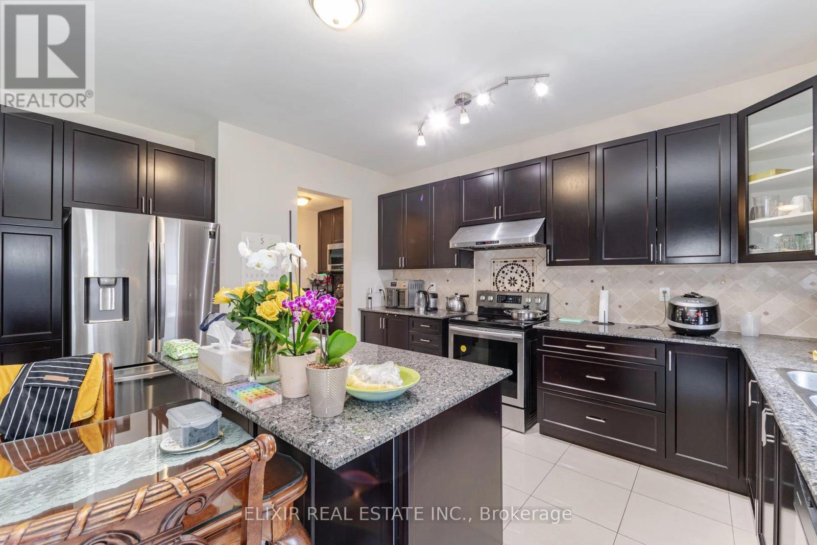 59 Lola Crescent, Brampton, Ontario L7A 4J8 - Photo 13 - W12606562