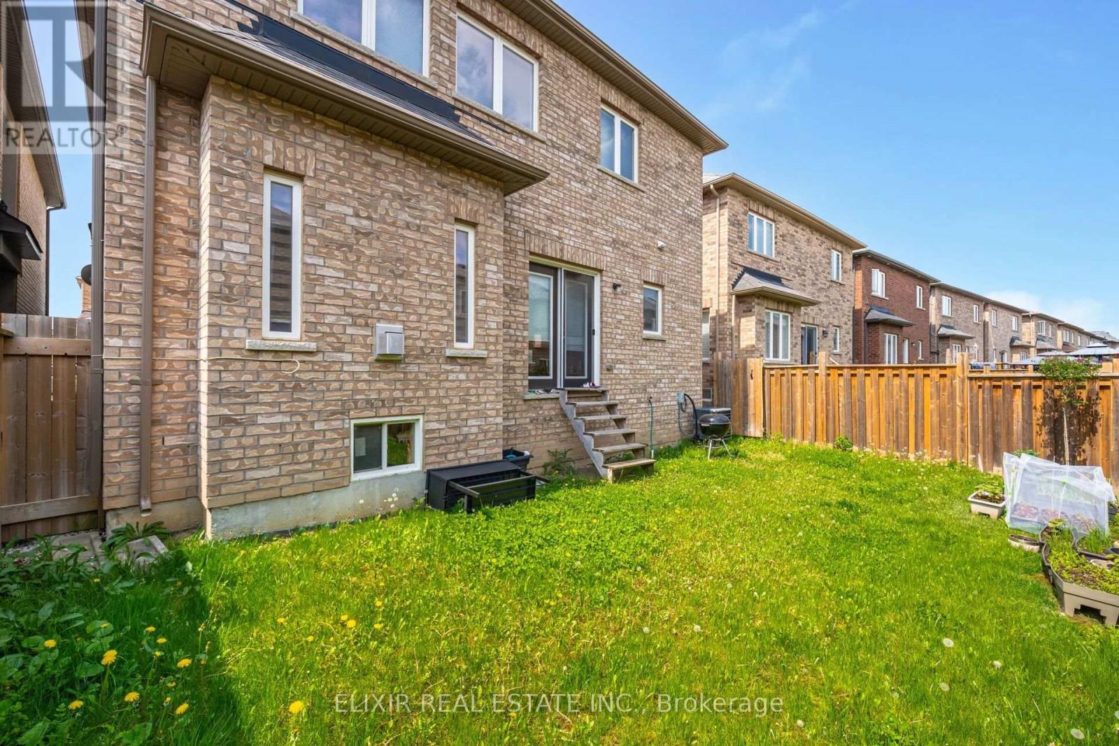 59 Lola Crescent, Brampton, Ontario L7A 4J8 - Photo 35 - W12606562