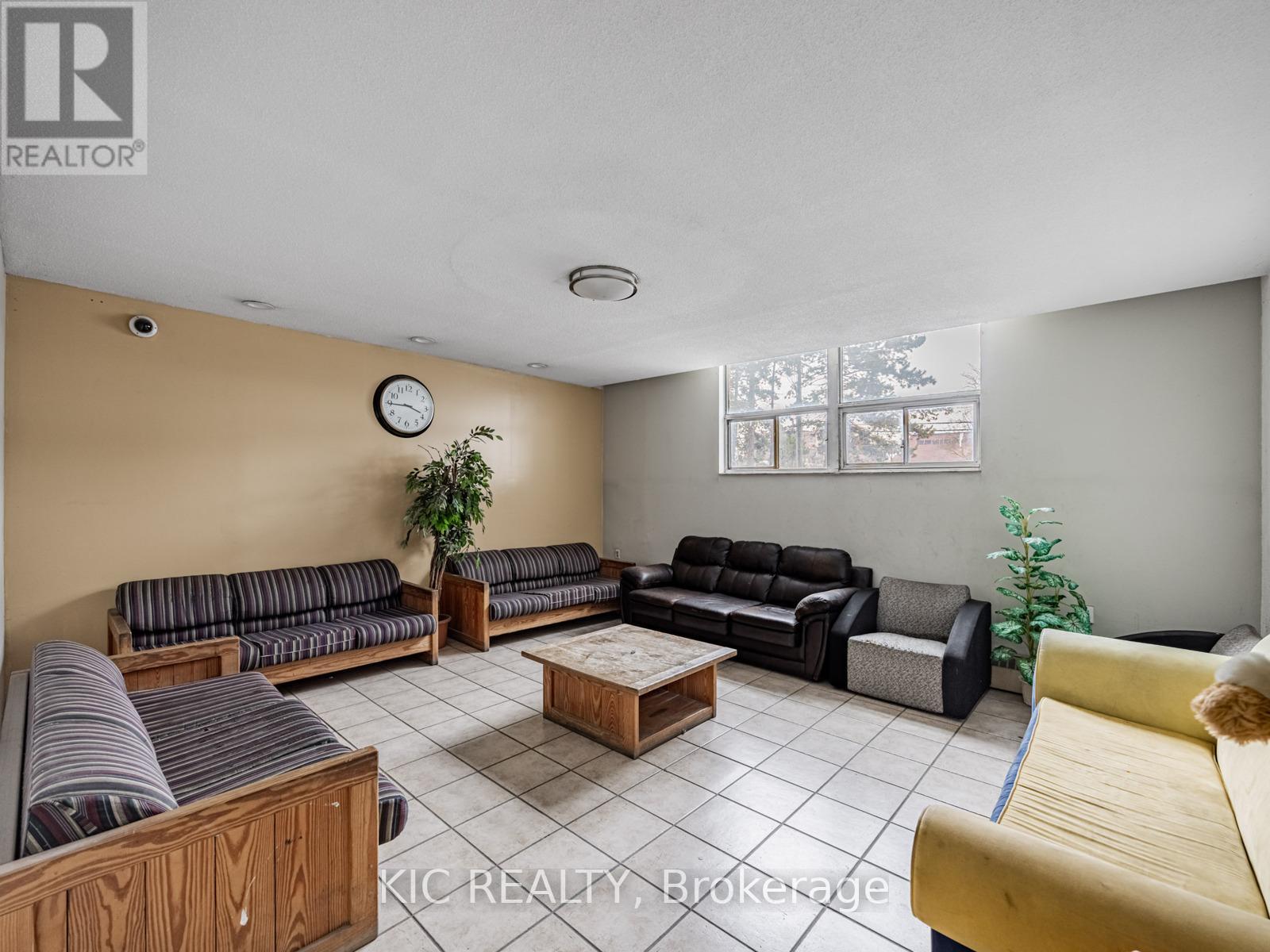 403 - 2645 Kipling Avenue, Toronto, Ontario  M9V 3S6 - Photo 4 - W12606592