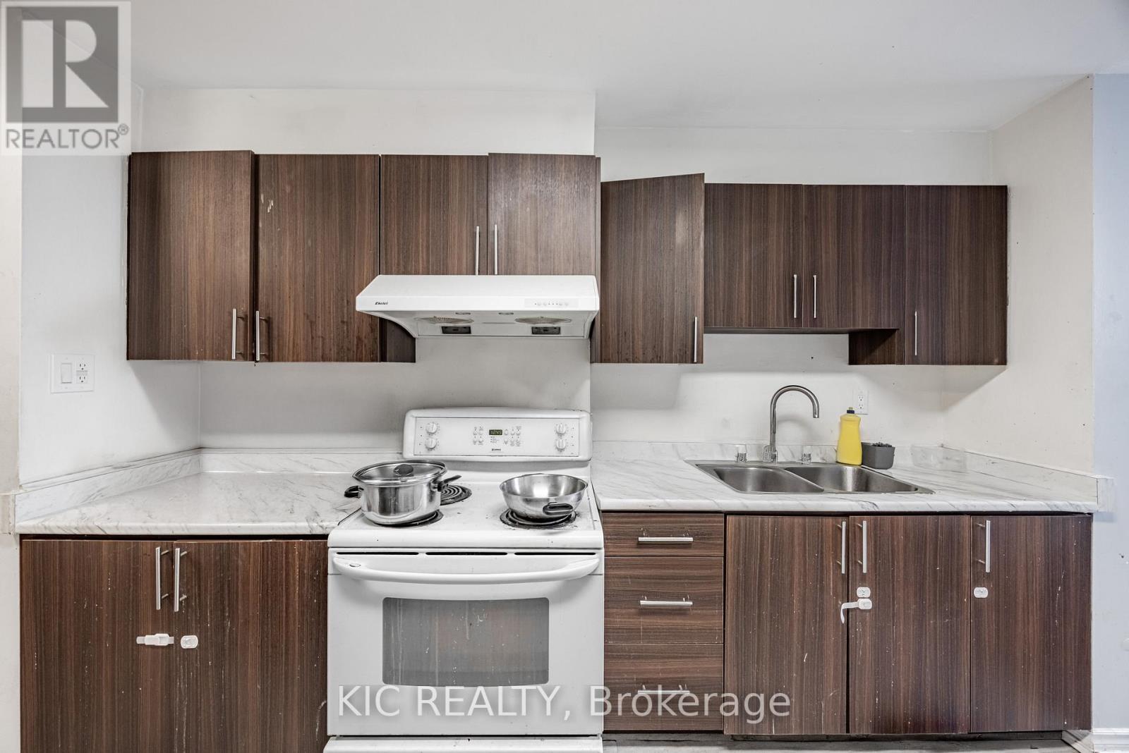 403 - 2645 Kipling Avenue, Toronto, Ontario  M9V 3S6 - Photo 5 - W12606592