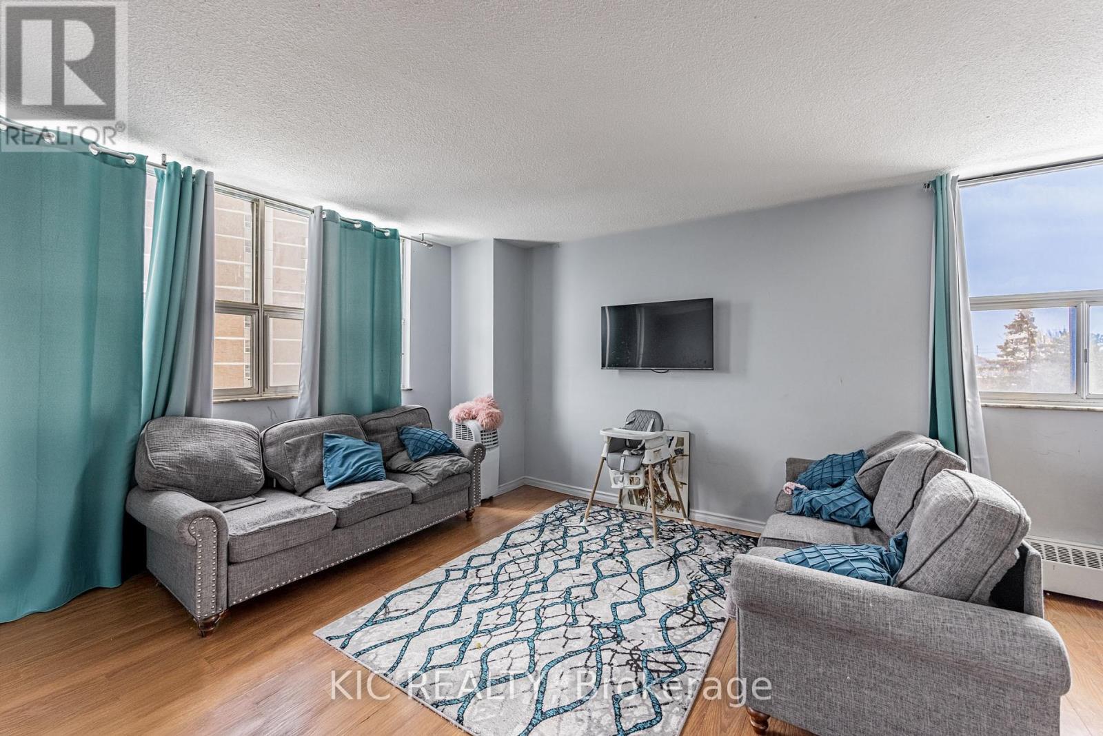 403 - 2645 Kipling Avenue, Toronto, Ontario  M9V 3S6 - Photo 8 - W12606592