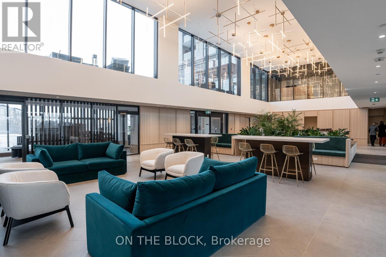 507 - 3071 Trafalgar Road, Oakville, Ontario  L6H 8C6 - Photo 3 - W12606618