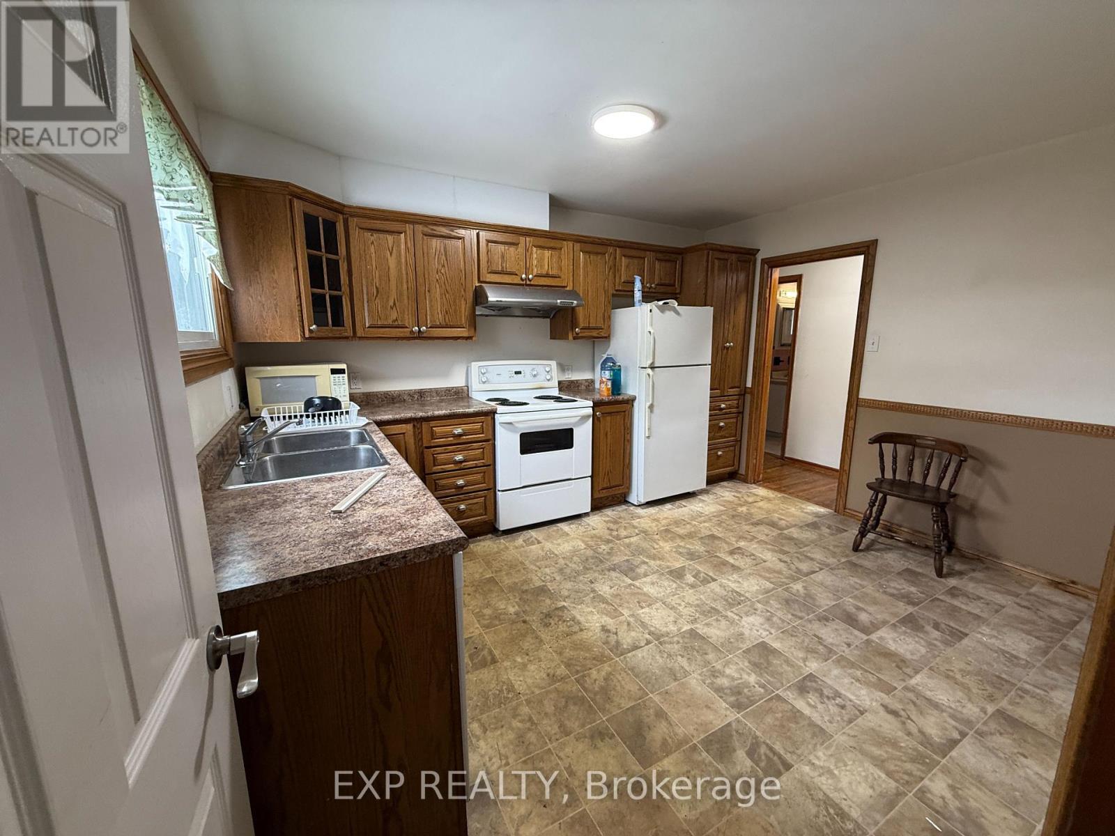 Main Unit - 1023 Eagle Drive, London South, Ontario  N5Z 3H4 - Photo 13 - X12606612