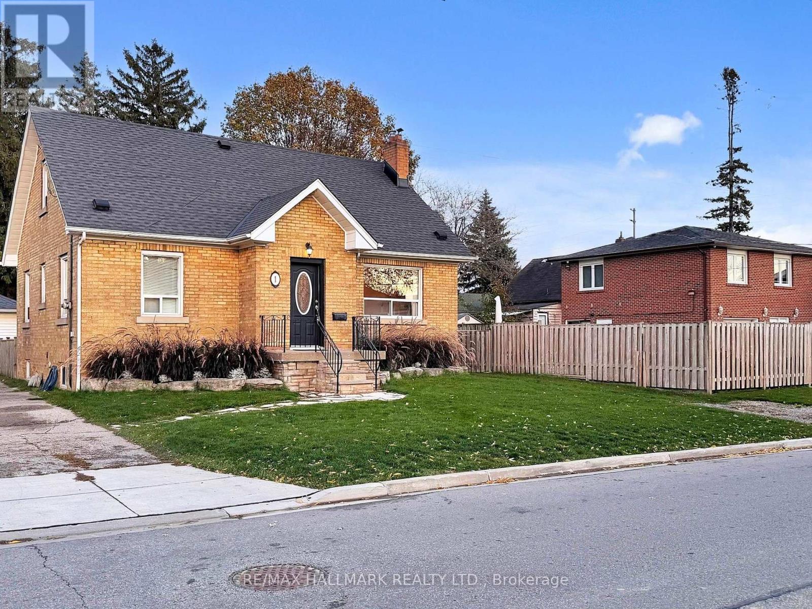 1 ANDREW AVENUE, Toronto, Ontario