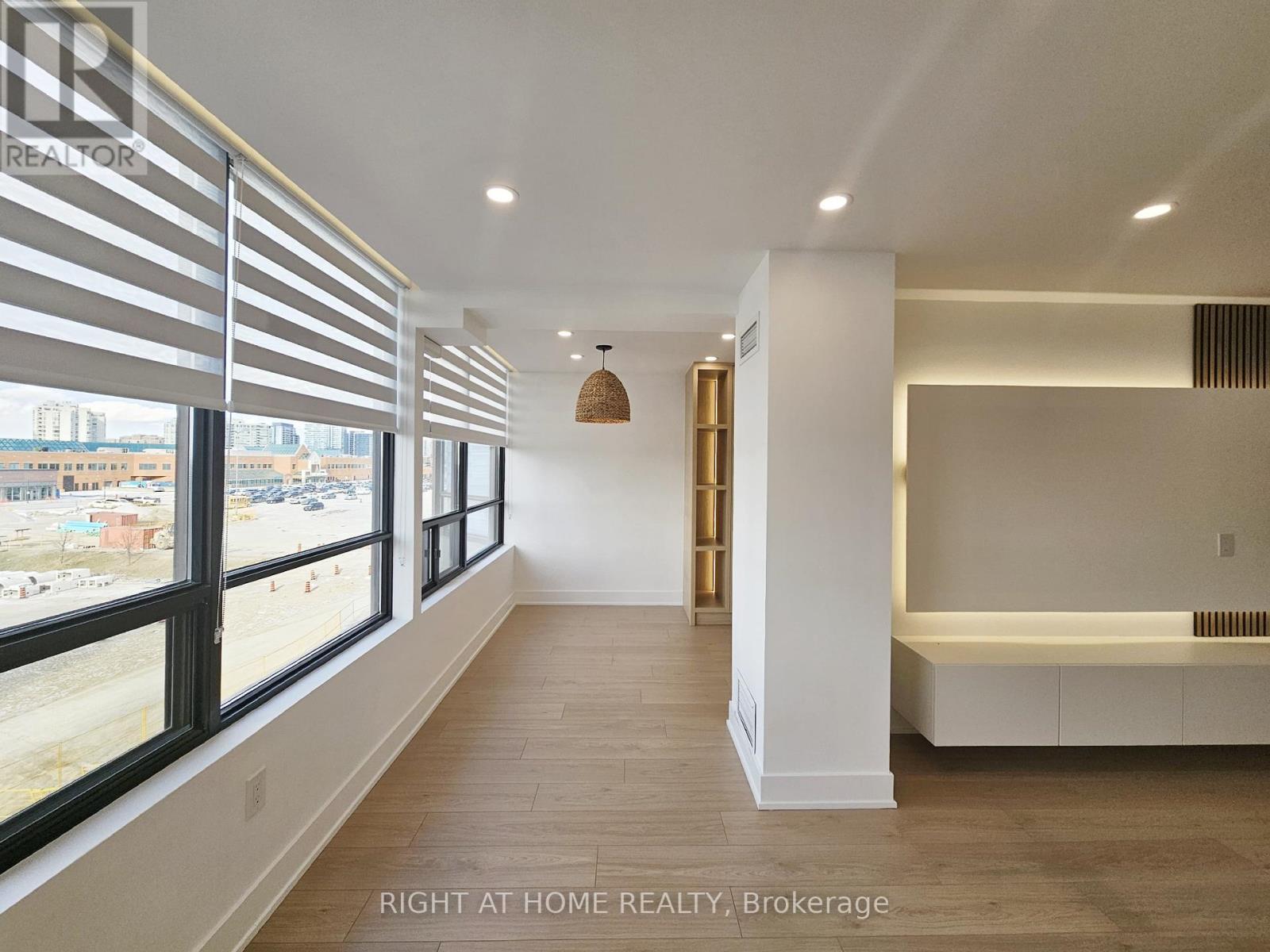 512 - 7460 Bathurst Street, Vaughan, Ontario  L4J 7K9 - Photo 12 - N12593610