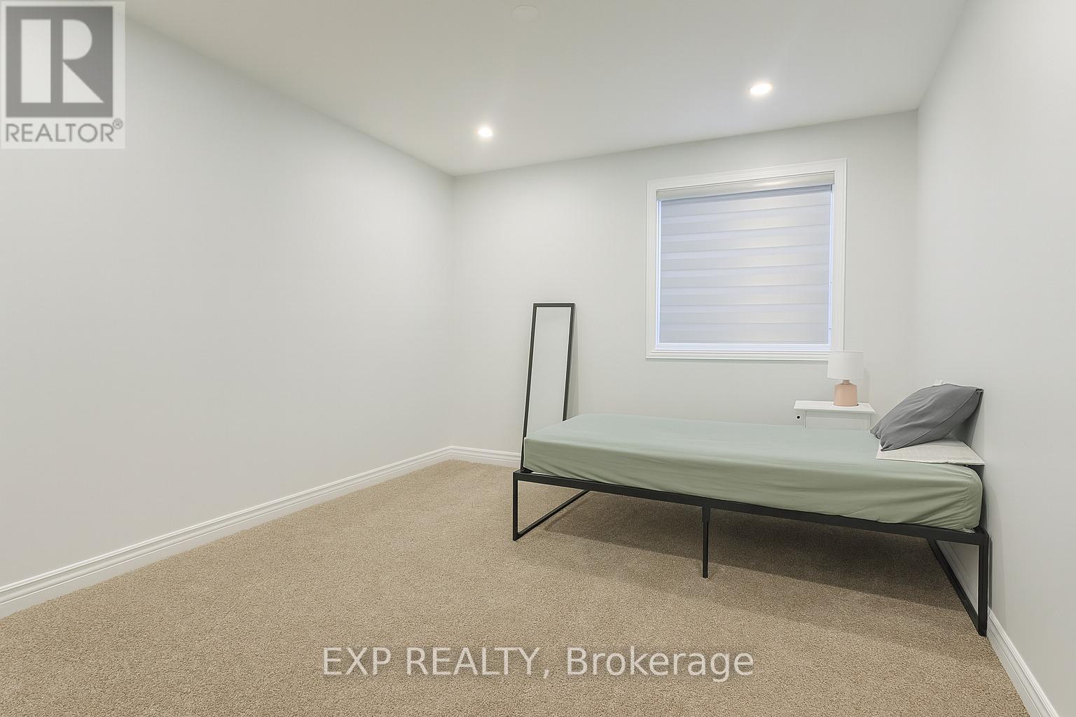 Upper - 235 Pineland Court, Waterloo, Ontario  N2T 2S3 - Photo 11 - X12598976