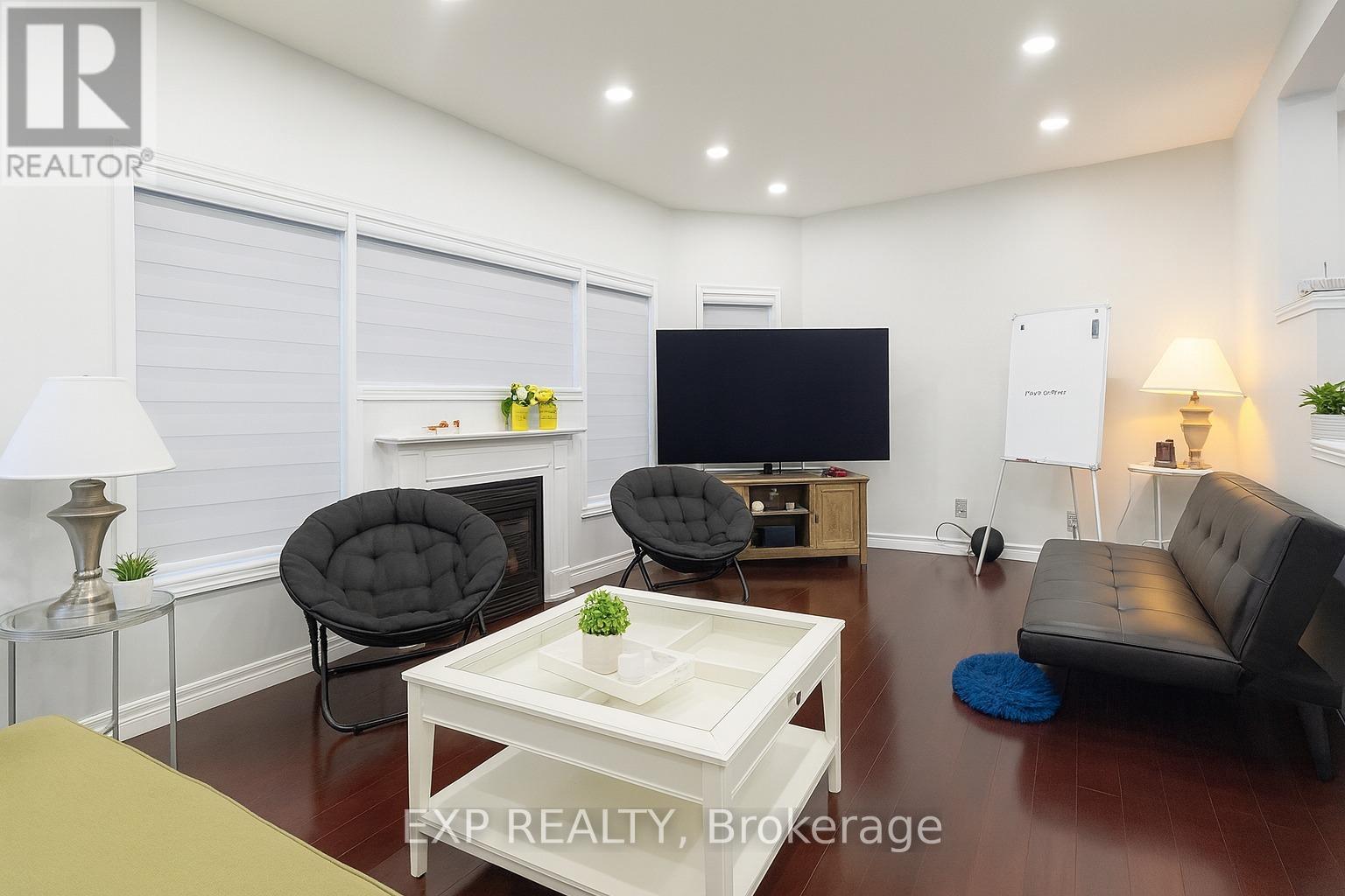 Upper - 235 Pineland Court, Waterloo, Ontario  N2T 2S3 - Photo 5 - X12598976