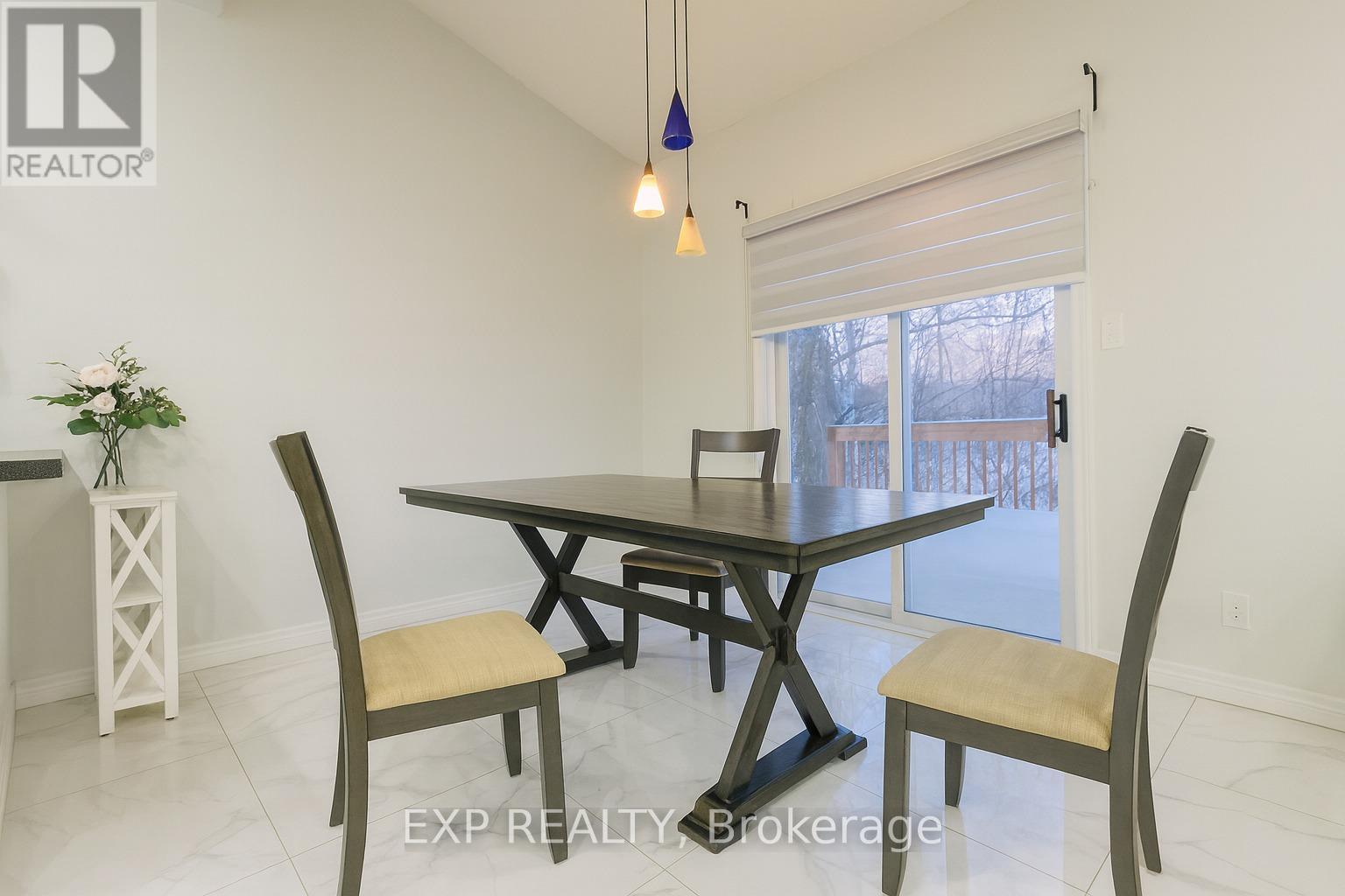 Upper - 235 Pineland Court, Waterloo, Ontario  N2T 2S3 - Photo 9 - X12598976