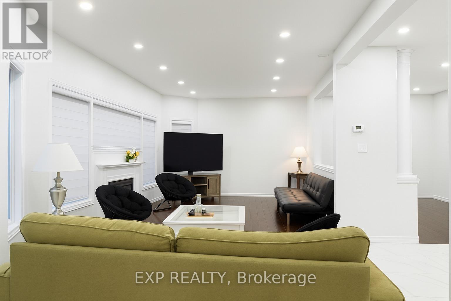 Upper - 235 Pineland Court, Waterloo, Ontario  N2T 2S3 - Photo 7 - X12598976