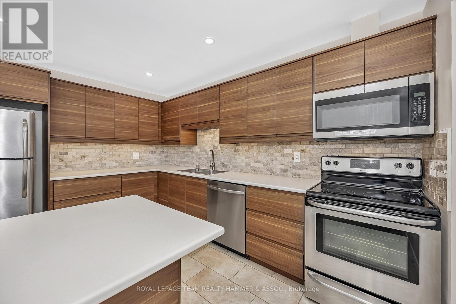 8 Chisholm Court, Ottawa, Ontario  K2K 1E2 - Photo 13 - X12582568