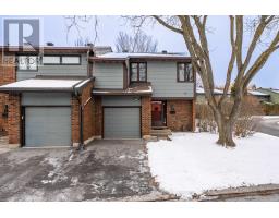 8 CHISHOLM COURT, Ottawa, Ontario