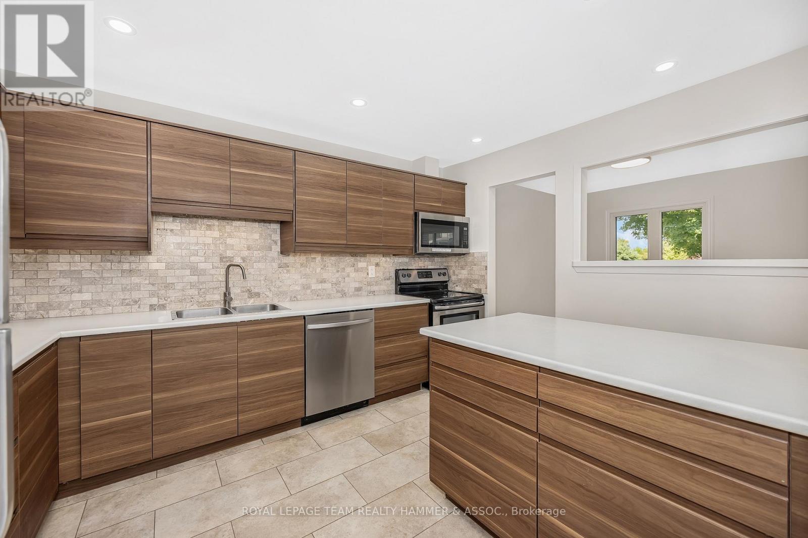 8 Chisholm Court, Ottawa, Ontario  K2K 1E2 - Photo 15 - X12582568