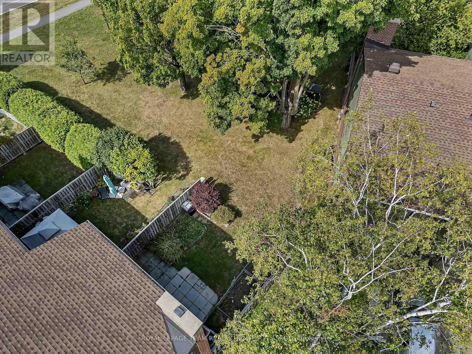 8 Chisholm Court, Ottawa, Ontario  K2K 1E2 - Photo 39 - X12582568