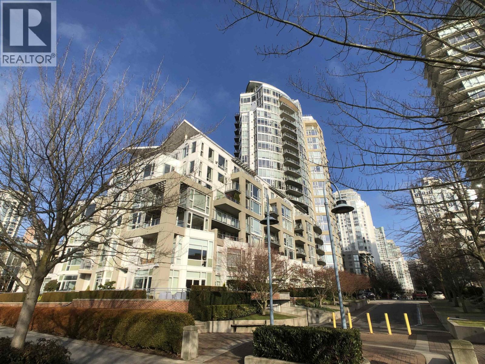 1901 1383 Marinaside Crescent, Vancouver, British Columbia  V6Z 2W9 - Photo 1 - R3072586