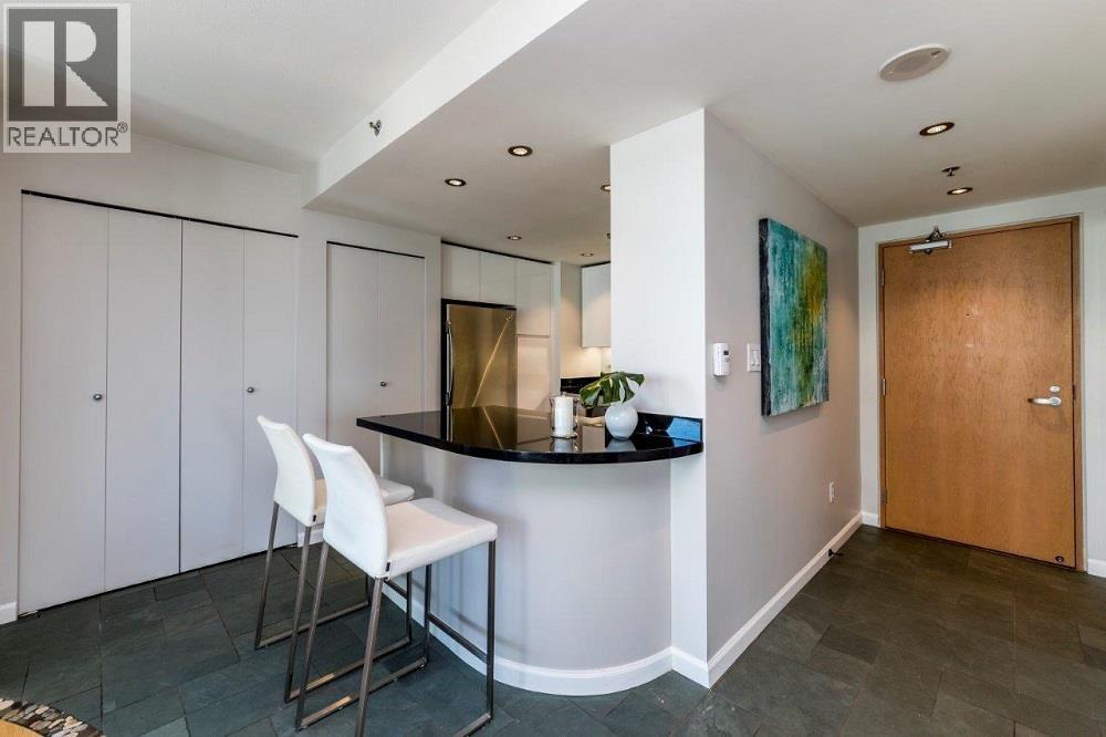 2303 889 Homer Street, Vancouver, British Columbia V6B 5S3 - Photo 4 - R3072590