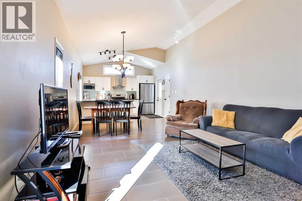 887 Keystone Meadows W, Lethbridge, Alberta  T1J 5E2 - Photo 3 - A2266365