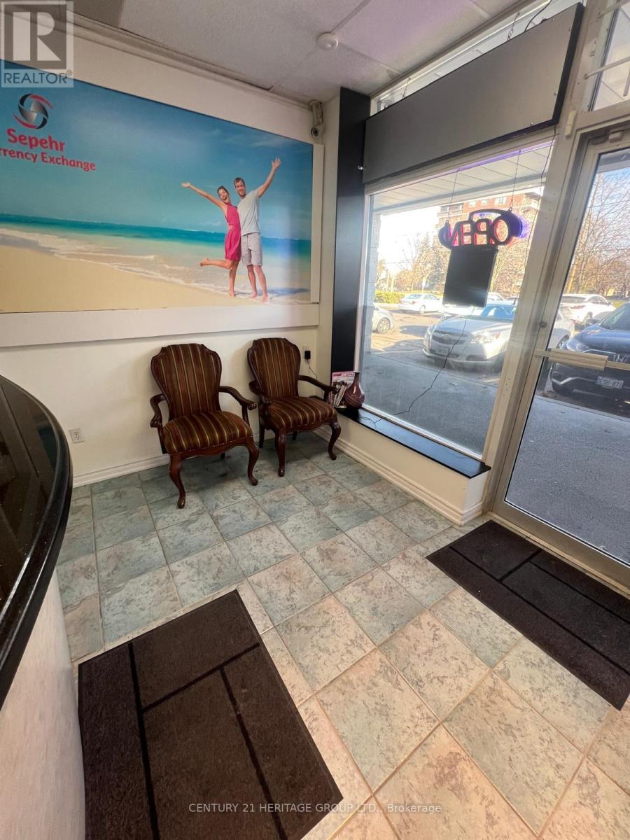 B23 - 7378 Yonge Street, Vaughan, Ontario  L4J 8J1 - Photo 2 - N12603992