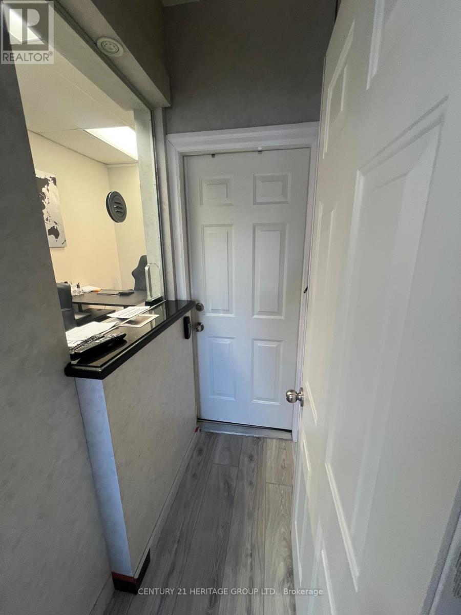 B23 - 7378 Yonge Street, Vaughan, Ontario  L4J 8J1 - Photo 6 - N12603992