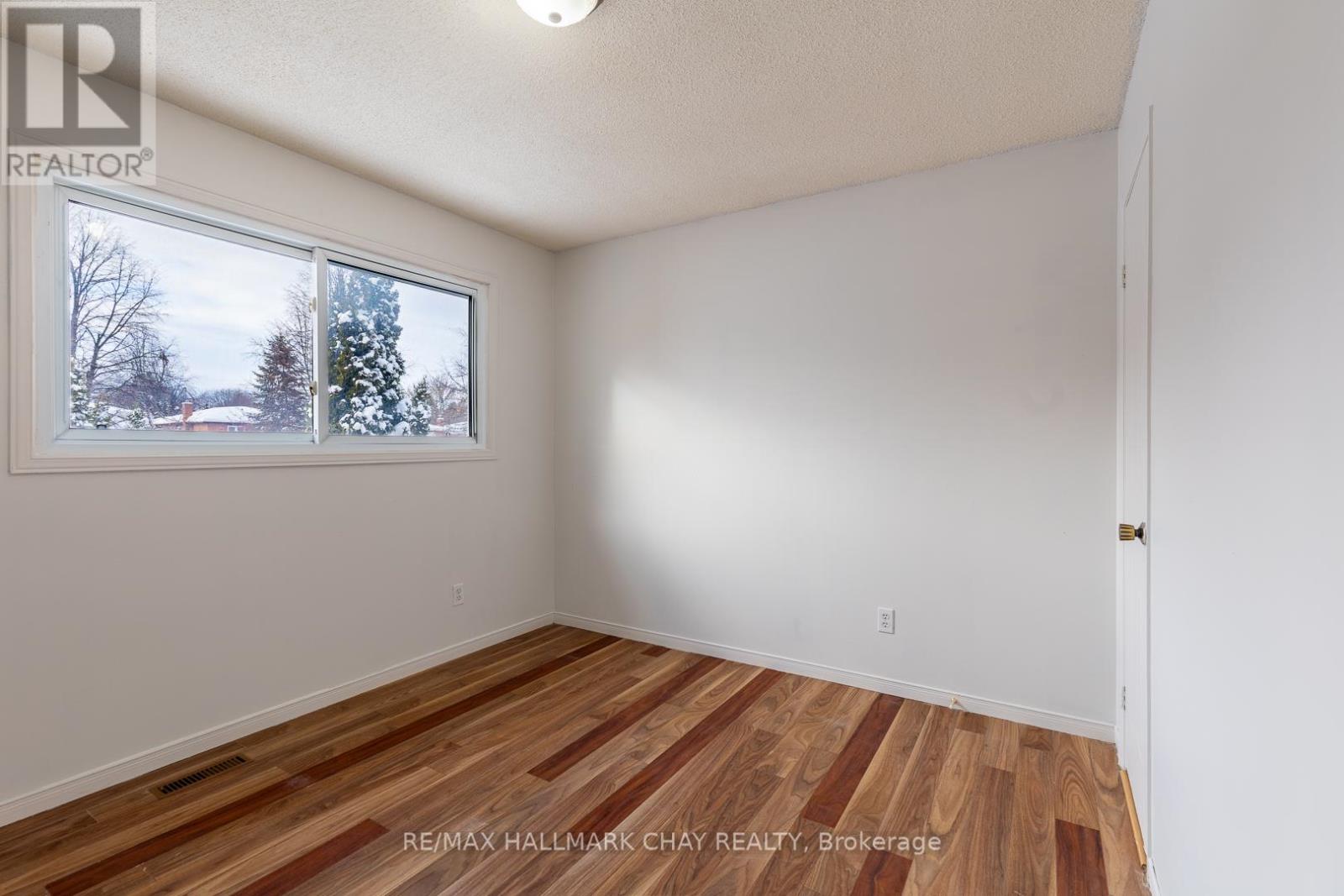 59 Garden Drive, Barrie (Allandale Heights), Ontario  L4N 5T8 - Photo 12 - S12606632