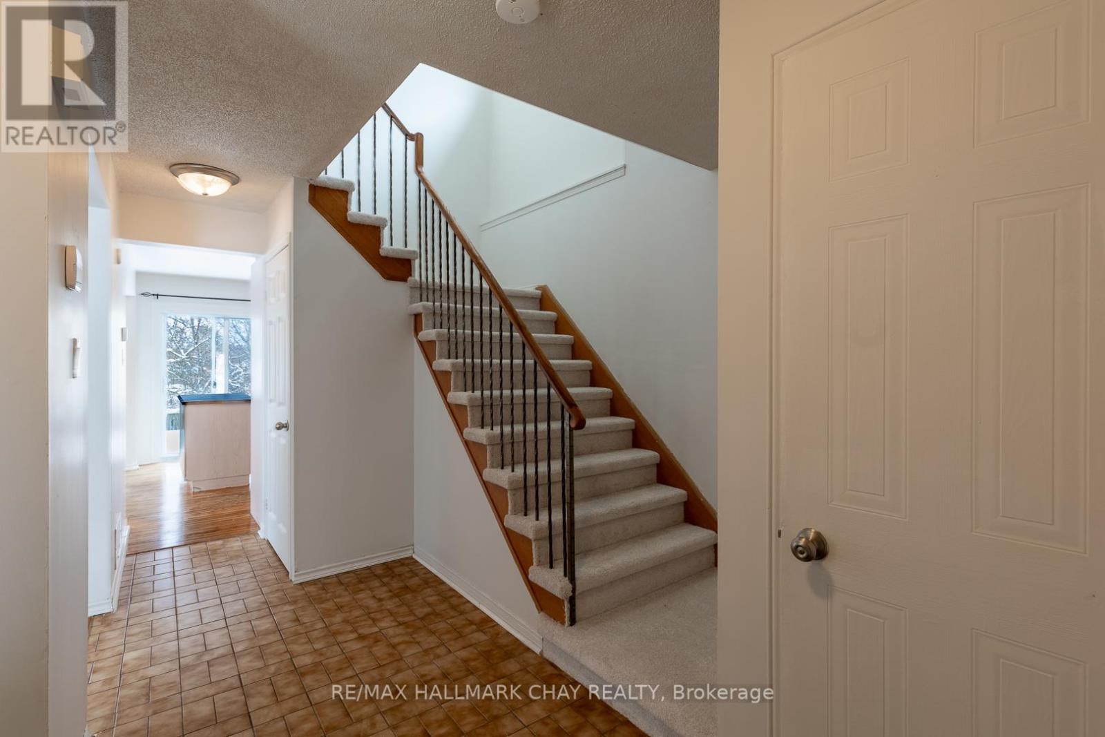 59 Garden Drive, Barrie (Allandale Heights), Ontario  L4N 5T8 - Photo 5 - S12606632