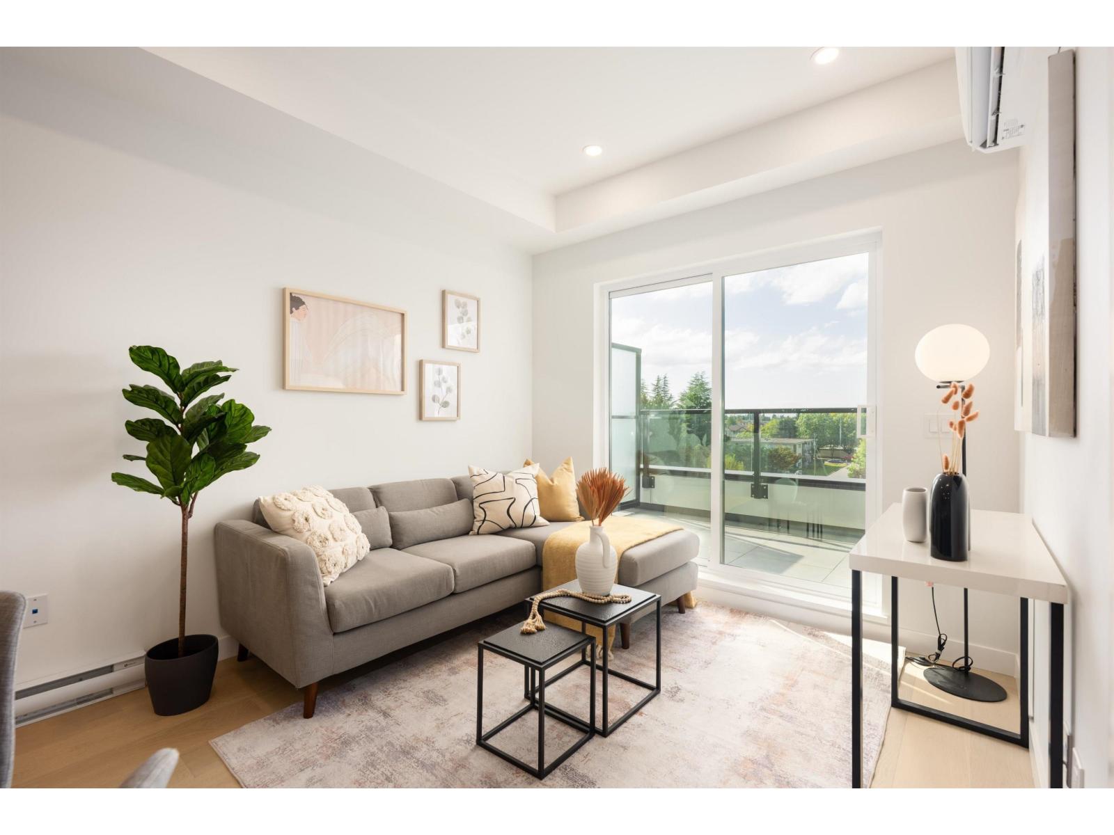 301 5398 207 STREET, Surrey, British Columbia