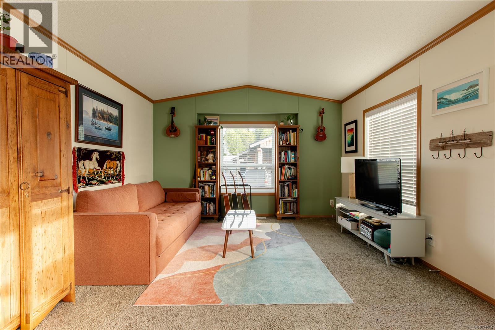 421 Humpback Pl, Ucluelet, British Columbia V0R 3A0 - Photo 2 - 1021664