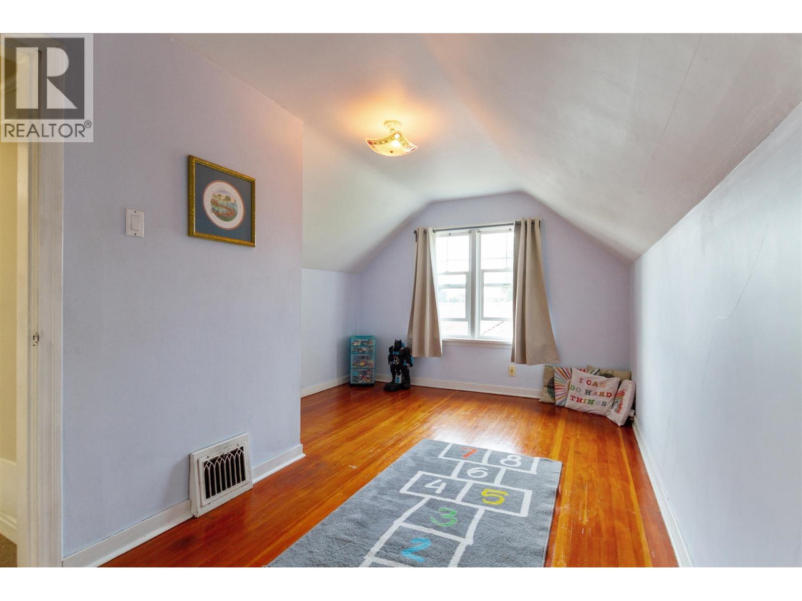 1602 Tenth Avenue, New Westminster, British Columbia  V3M 3J3 - Photo 14 - R3072217