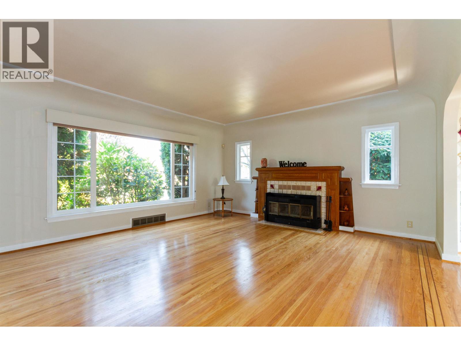 1602 Tenth Avenue, New Westminster, British Columbia  V3M 3J3 - Photo 4 - R3072217