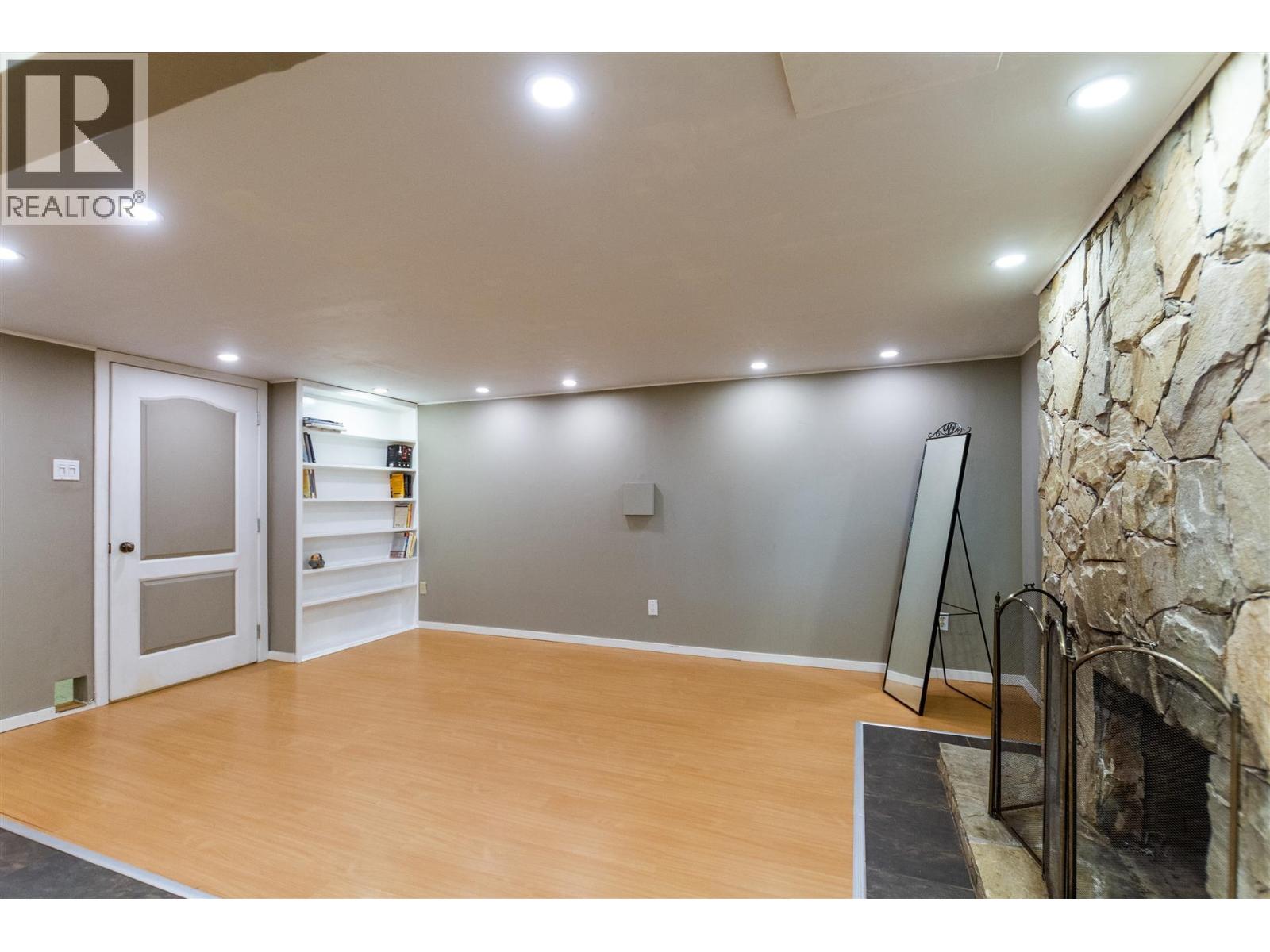 1602 Tenth Avenue, New Westminster, British Columbia  V3M 3J3 - Photo 18 - R3072217