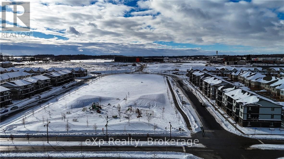 96 Oat Lane, Kitchener, Ontario  N2R 0S8 - Photo 4 - X12606652