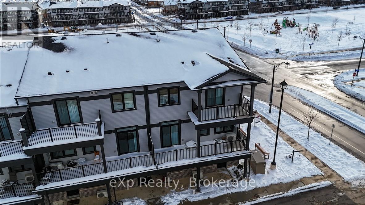 96 Oat Lane, Kitchener, Ontario  N2R 0S8 - Photo 6 - X12606652