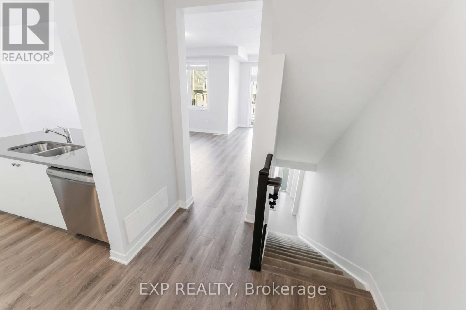 322 Olivenite Private, Ottawa, Ontario  K2J 7J4 - Photo 9 - X12606666