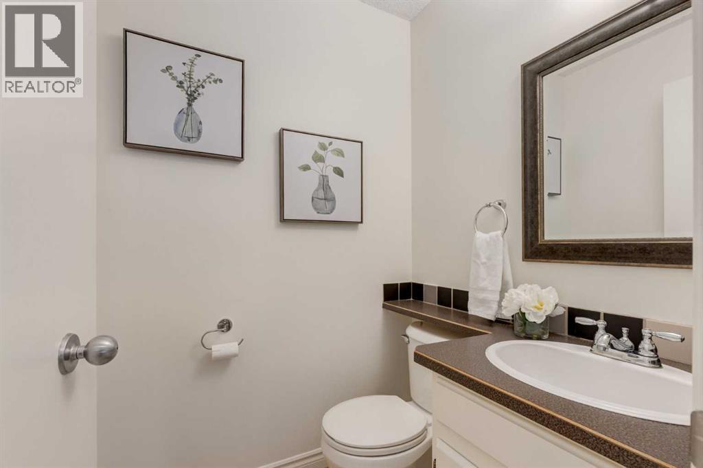 116 Point Drive Nw, Calgary, Alberta  T3B 5B3 - Photo 15 - A2271488