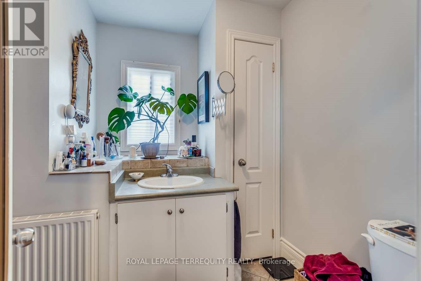 Main - 61 Rusholme Park Crescent W, Toronto, Ontario  M6J 2E1 - Photo 12 - C12606656