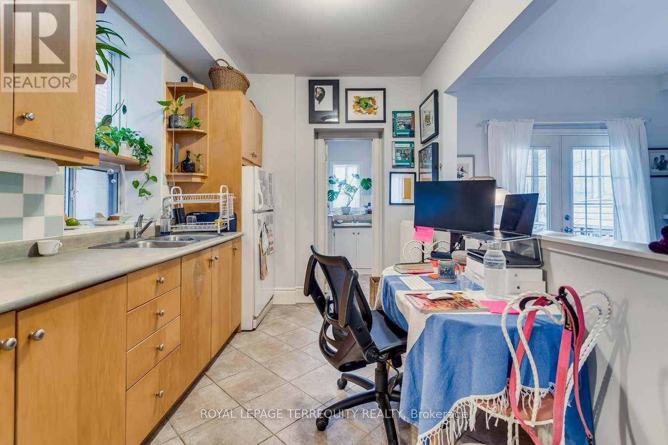 Main - 61 Rusholme Park Crescent W, Toronto, Ontario  M6J 2E1 - Photo 14 - C12606656