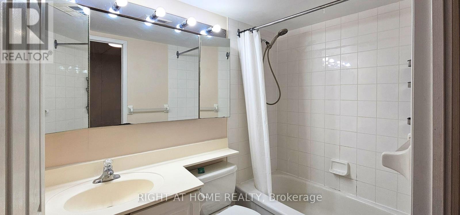 105 - 8 Pemberton Avenue, Toronto, Ontario  M2M 4K8 - Photo 10 - C12606658