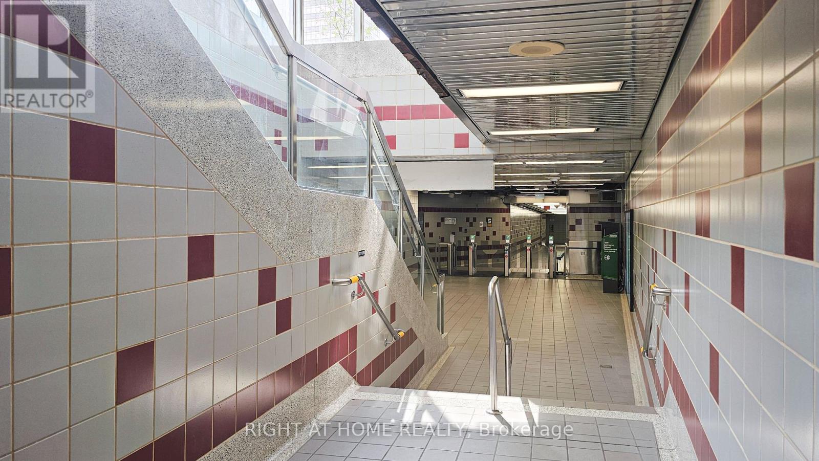 105 - 8 Pemberton Avenue, Toronto, Ontario  M2M 4K8 - Photo 20 - C12606658