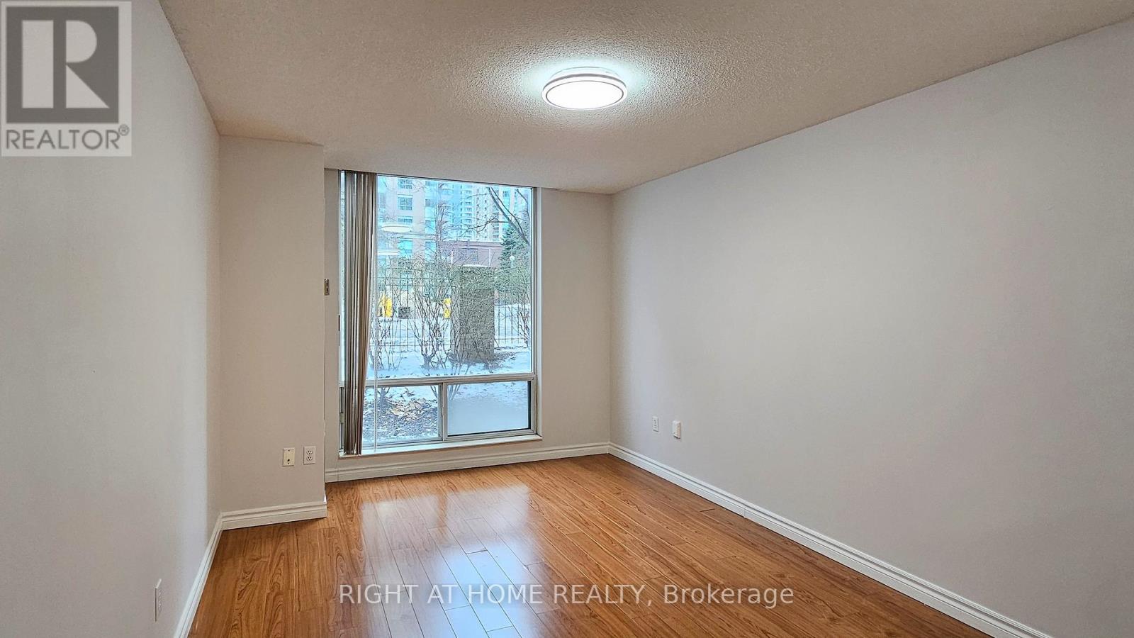 105 - 8 Pemberton Avenue, Toronto, Ontario  M2M 4K8 - Photo 3 - C12606658