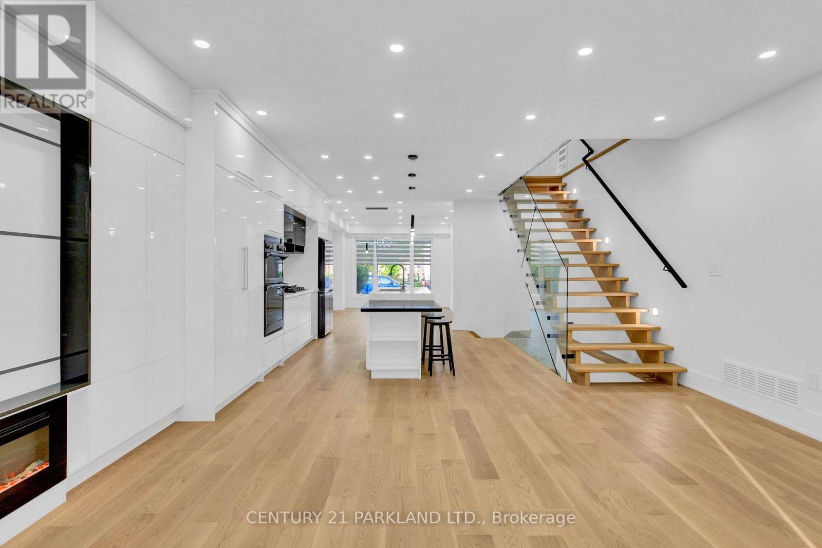 978 Carlaw Avenue, Toronto, Ontario  M4K 3M1 - Photo 12 - E12501430