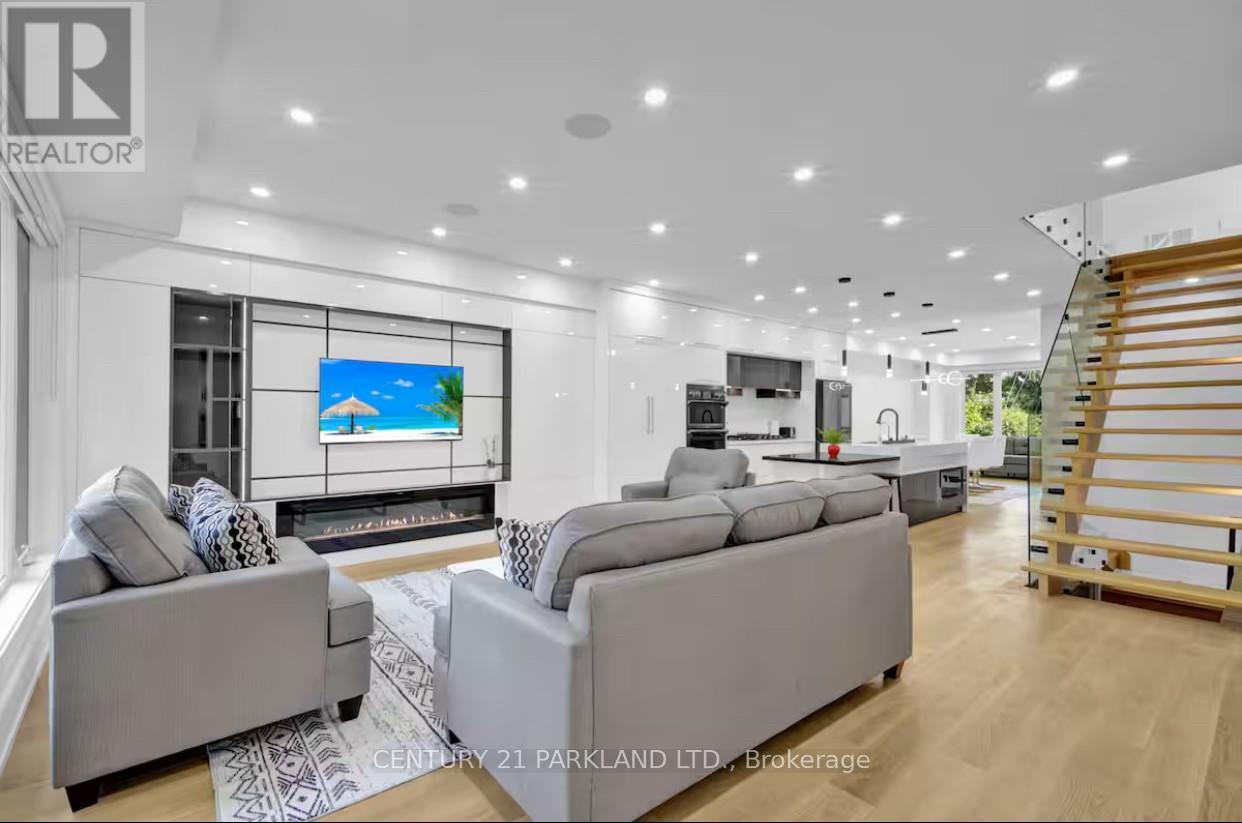 978 Carlaw Avenue, Toronto, Ontario  M4K 3M1 - Photo 6 - E12501430